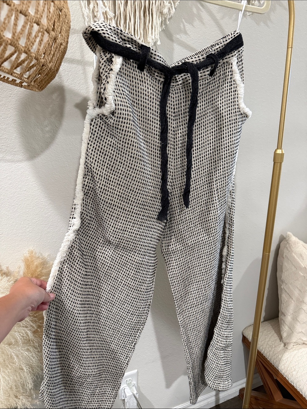 POL Wide-Leg Knit Pants in Cream with Black Trim